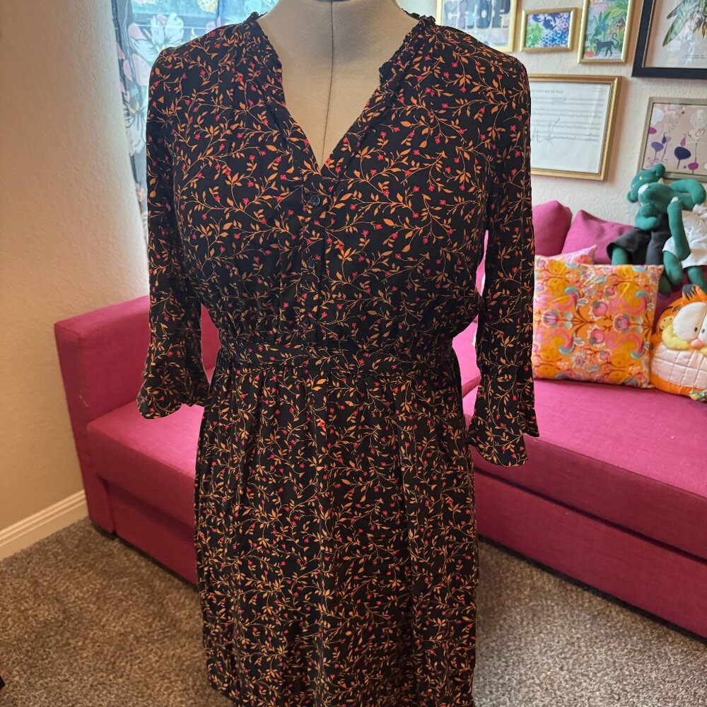 Old Navy Black Floral Midi Dress – Size M – Ruffle Neck & Sleeves